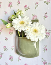 Charger l'image dans la galerie, Vase Mural Vert Sauge 3
