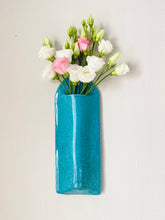 Charger l'image dans la galerie, Long Vase Mural Bleu Turquoise

