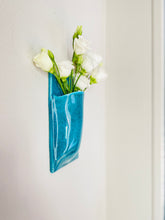 Charger l'image dans la galerie, Vase Mural Bleu Turquoise
