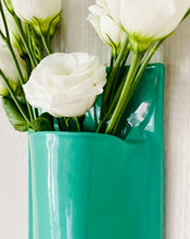 Charger l'image dans la galerie, Vase Mural Vert Pop
