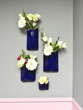 Charger l'image dans la galerie, Vase Mural Bleu Marine 4
