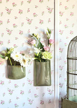Charger l'image dans la galerie, Vase Mural Vert Sauge 3

