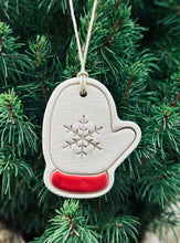 Charger l'image dans la galerie, Boîte de 4 pendentifs Moufles pour sapin de Noël
