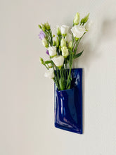 Charger l'image dans la galerie, Vase Mural Bleu Marine
