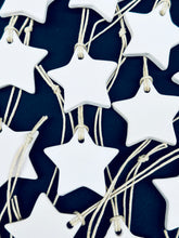 Charger l'image dans la galerie, Boîte de 7 pendentifs Etoiles pour sapin de Noël

