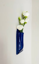 Charger l'image dans la galerie, Vase Mural Bleu Marine 2
