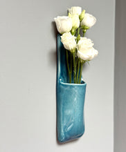 Charger l'image dans la galerie, Vase Mural Bleu Délavé 3
