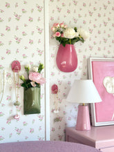 Charger l'image dans la galerie, VASE SUSPENDU ROSE BONBON
