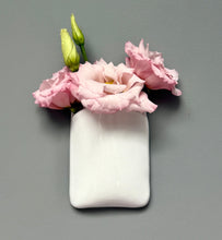 Charger l'image dans la galerie, Vase Mural Blanc
