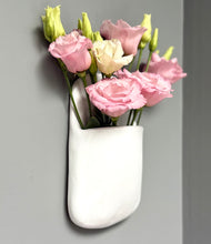 Charger l'image dans la galerie, Vase Mural Blanc 3
