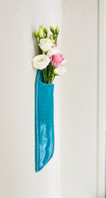 Charger l'image dans la galerie, Long Vase Mural Bleu Turquoise
