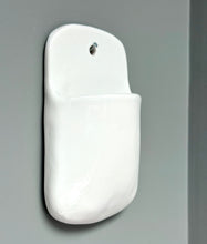 Charger l'image dans la galerie, Vase Mural Blanc 3
