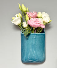 Charger l'image dans la galerie, Vase Mural Bleu Délavé 2
