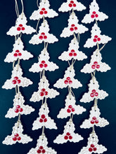 Charger l'image dans la galerie, Boîte de 4 pendentifs Houx pour sapin de Noël
