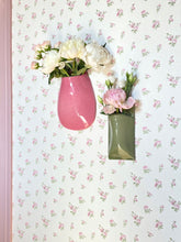 Charger l'image dans la galerie, Vase Mural Vert Sauge
