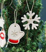 Charger l'image dans la galerie, Boîte de 6 pendentifs Flocons pour sapin de Noël
