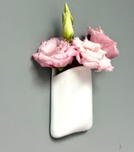 Charger l'image dans la galerie, Vase Mural Blanc
