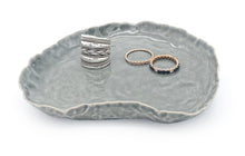 Charger l'image dans la galerie, 3 VIDES POCHES / PETITS PLATS GRIS VERT BRILLANT
