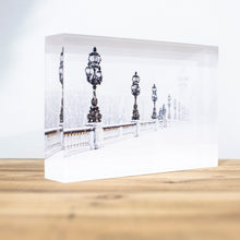 Charger l'image dans la galerie, Bloc Plexi 10x15 cm - PONT ALEXANDRE III SOUS LA NEIGE
