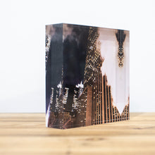 Charger l'image dans la galerie, Bloc Plexi 10x10 cm - SMOKING BUILDINGS NYC

