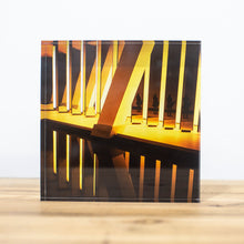 Charger l'image dans la galerie, Bloc Plexi 10x10 cm - FONDATION VUITTON
